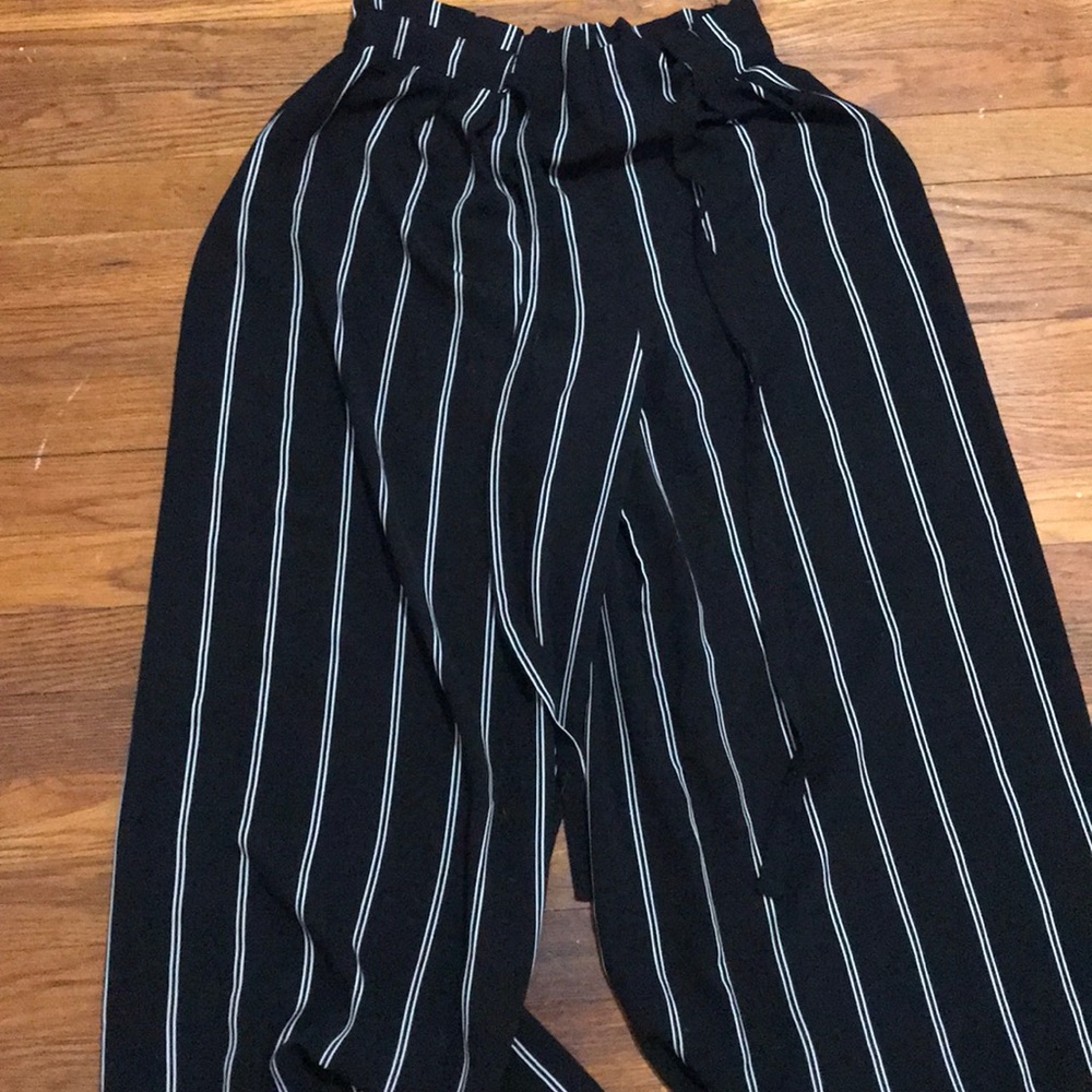 Self belt striped pants
